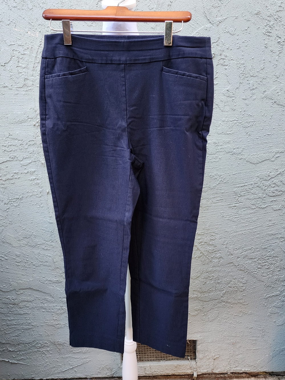 Chicos Navy Blue Pull On Pants Stretch So Slimming Brigitte Cropped Ankle [0.5]